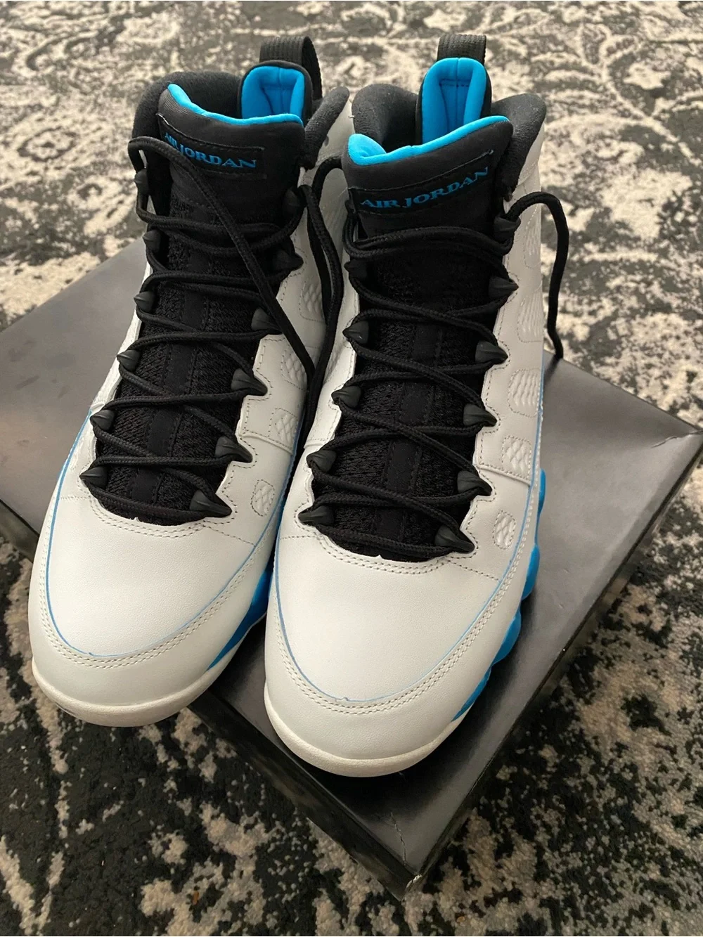 Jordan Mens White & Blue Shoes- 10.5M